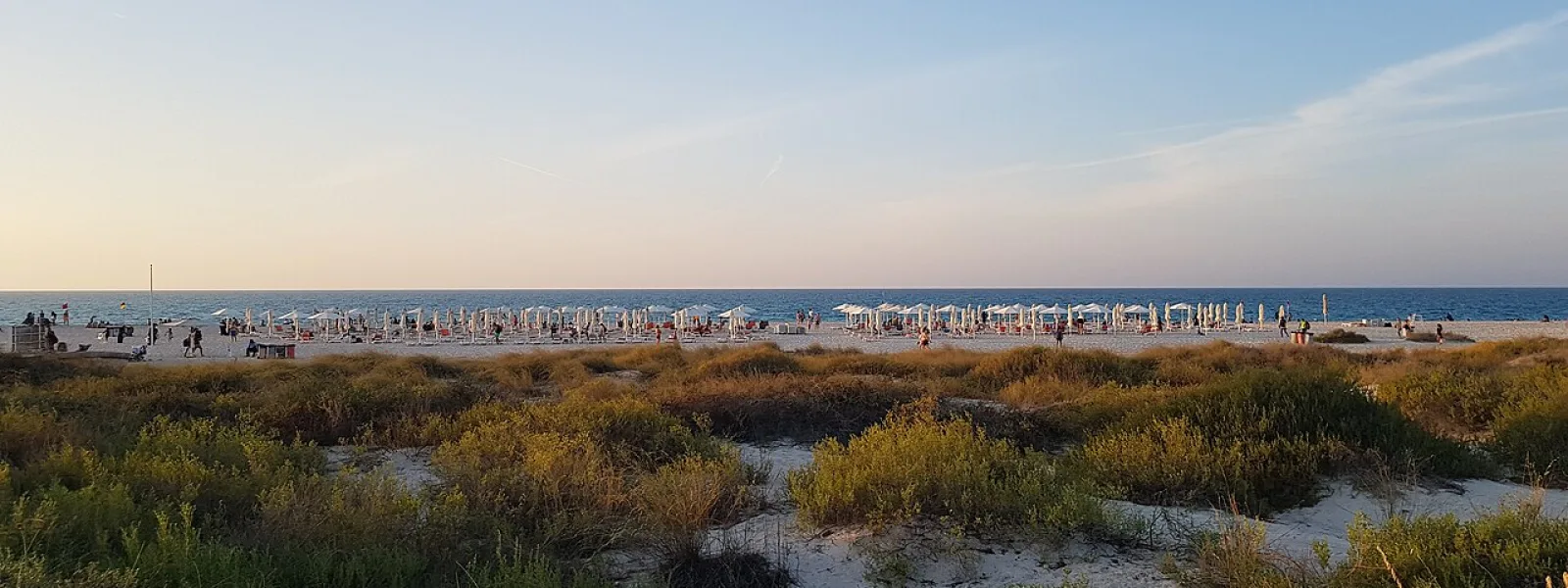 Saadiyat Beach in Abu Dhabi in the evening, illustrating beach holidays during the cooler travel season